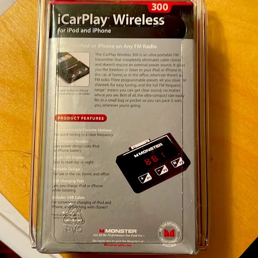 Monster iCarPlay Wireless 300 and 800